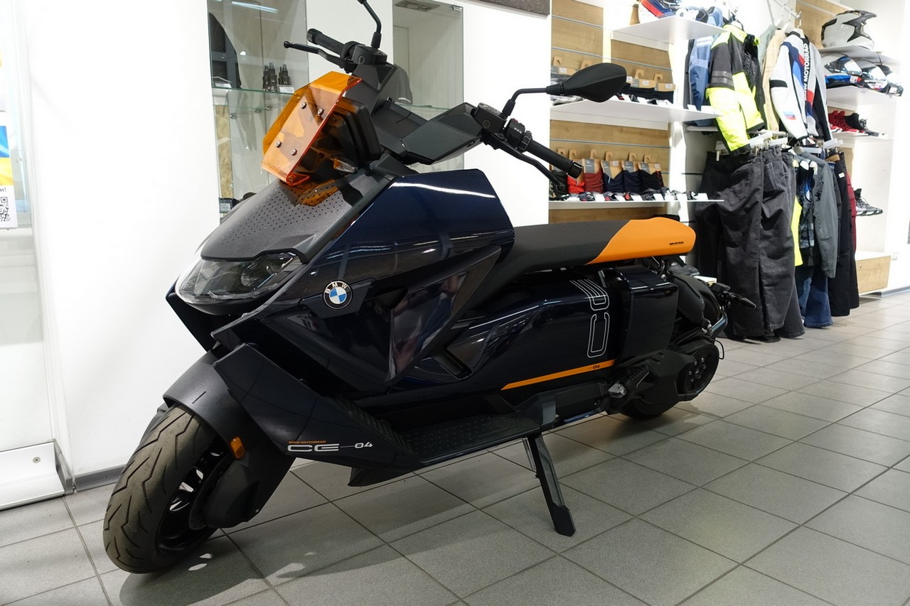 BMW Motorrad CE 04