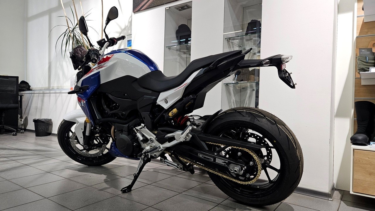 BMW Motorrad F 900 R