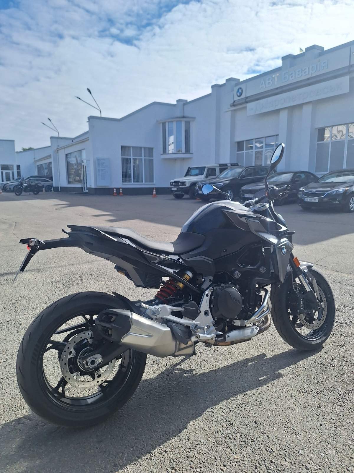 F 900 R