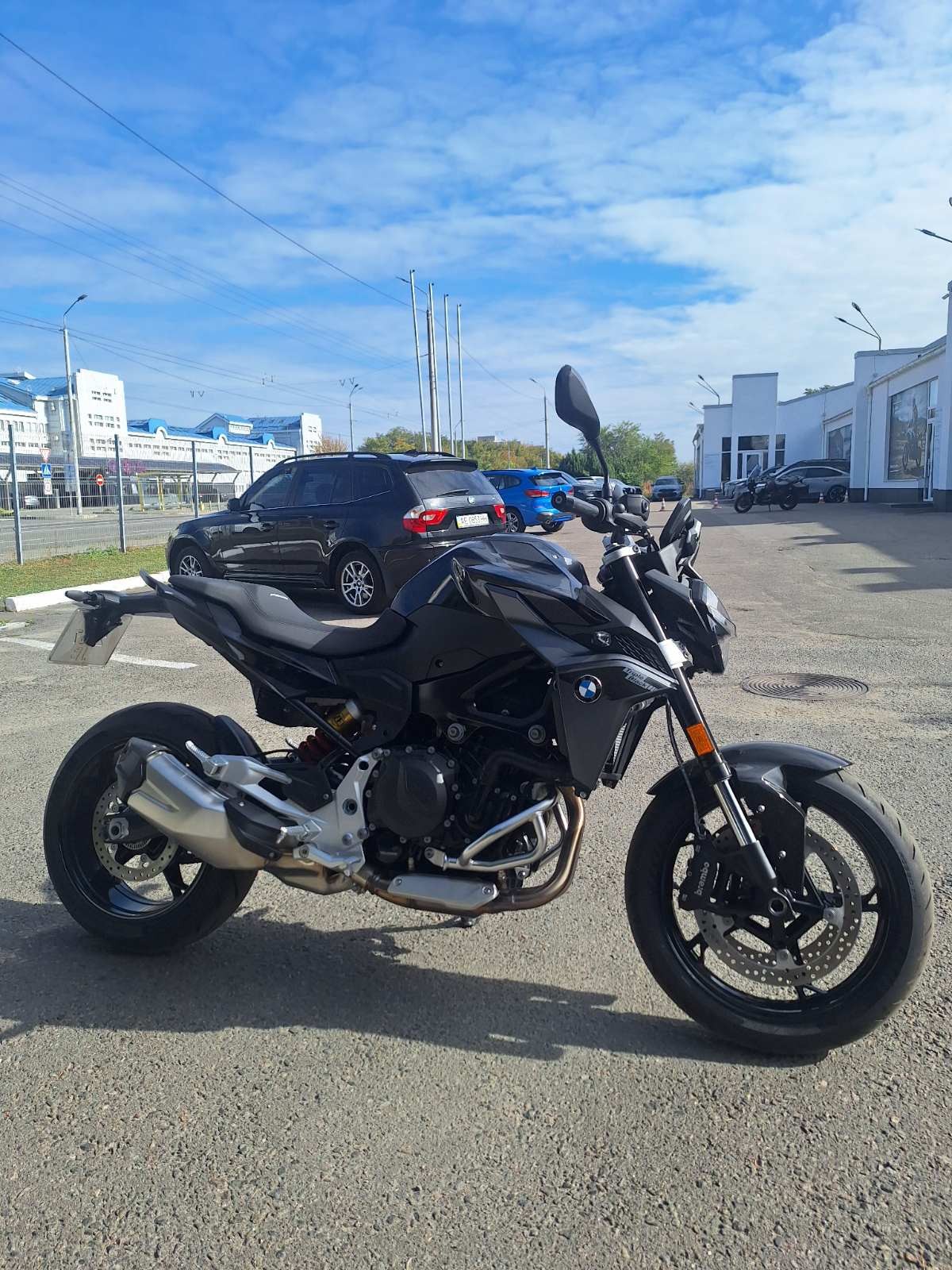 F 900 R