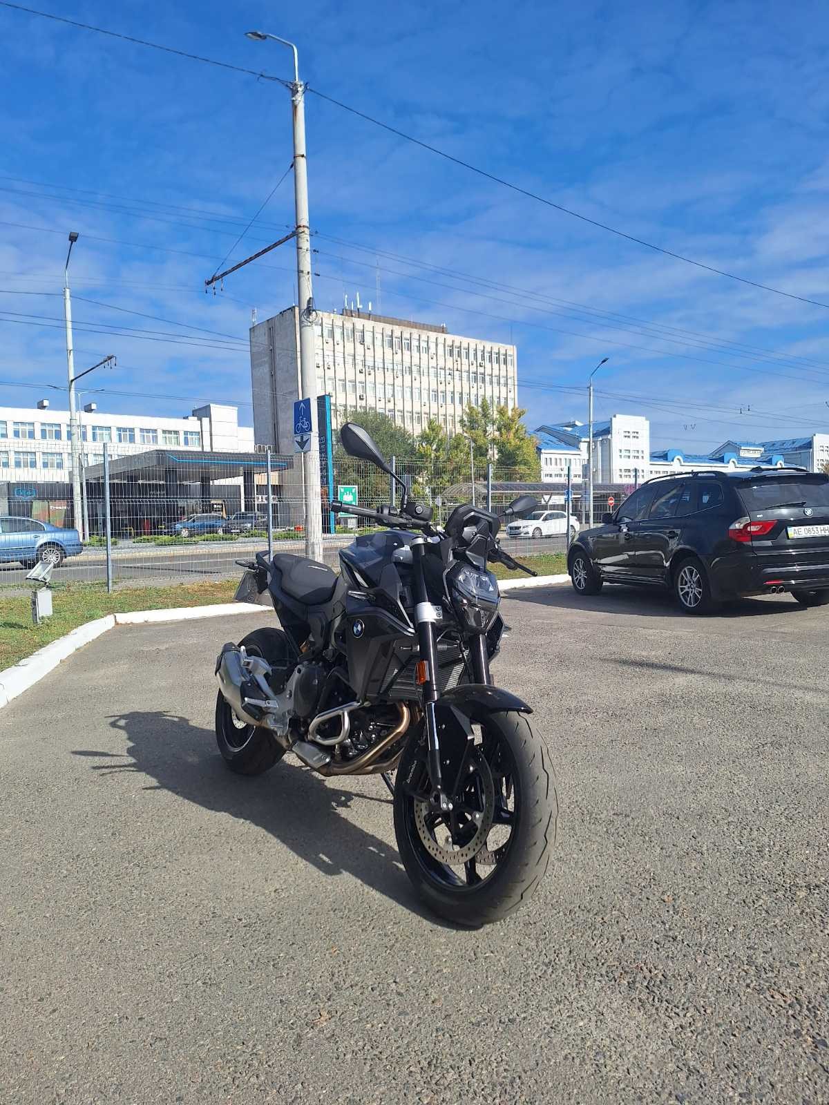 F 900 R