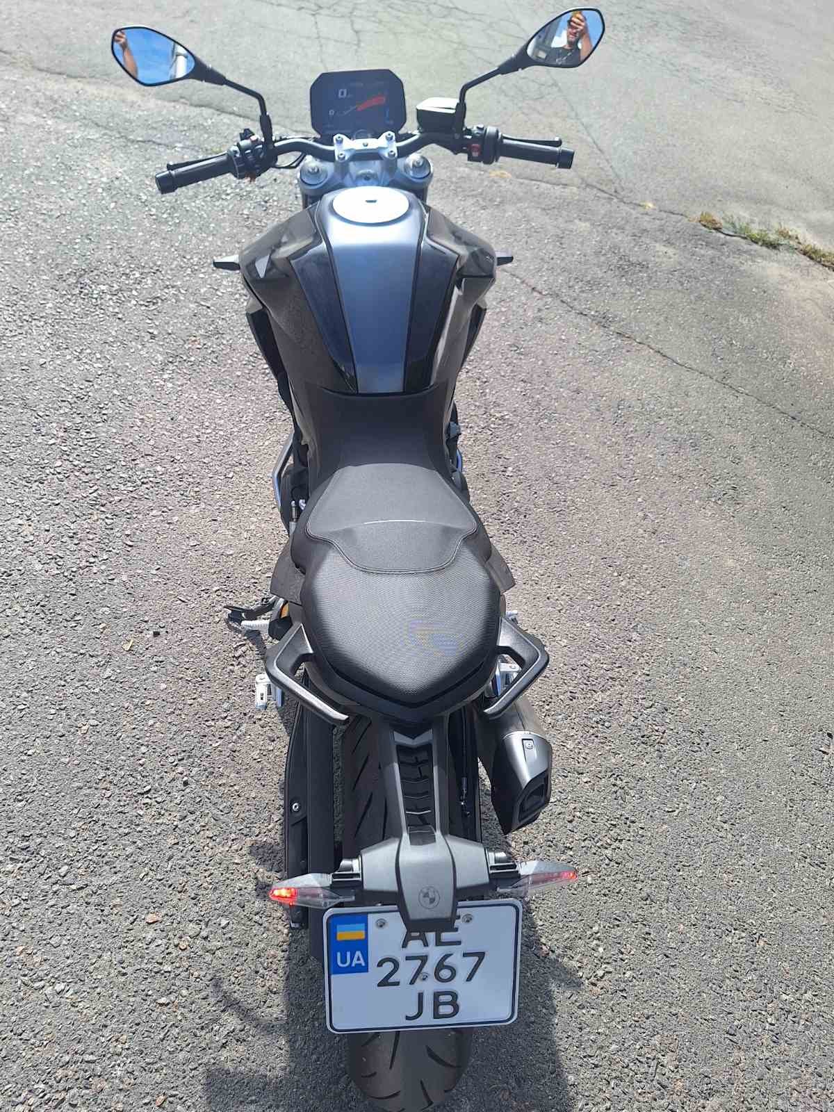 F 900 R