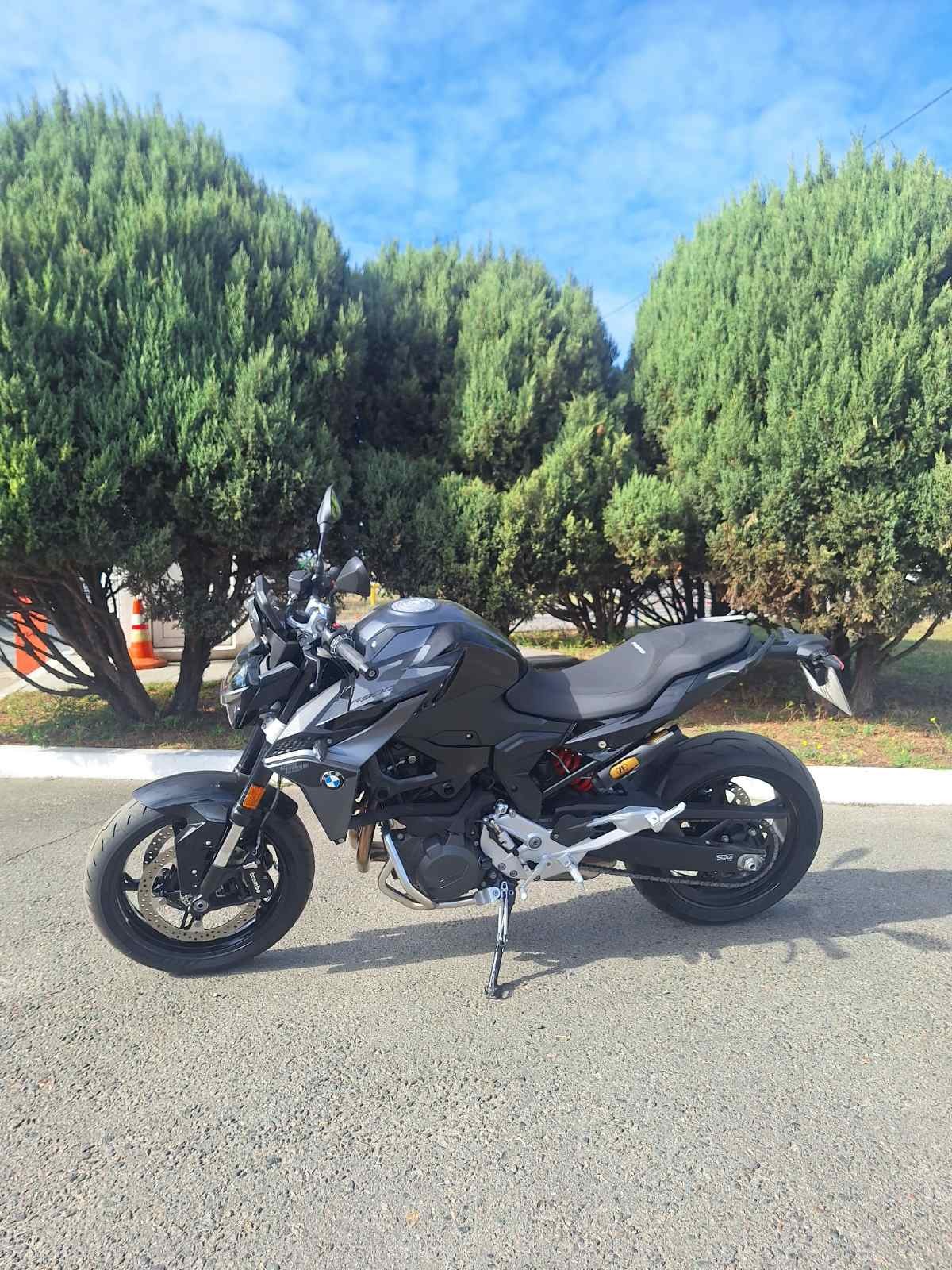 F 900 R