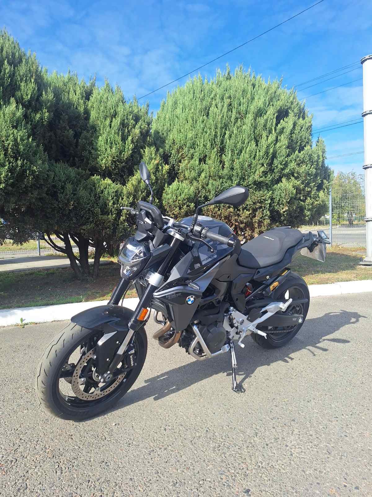 F 900 R