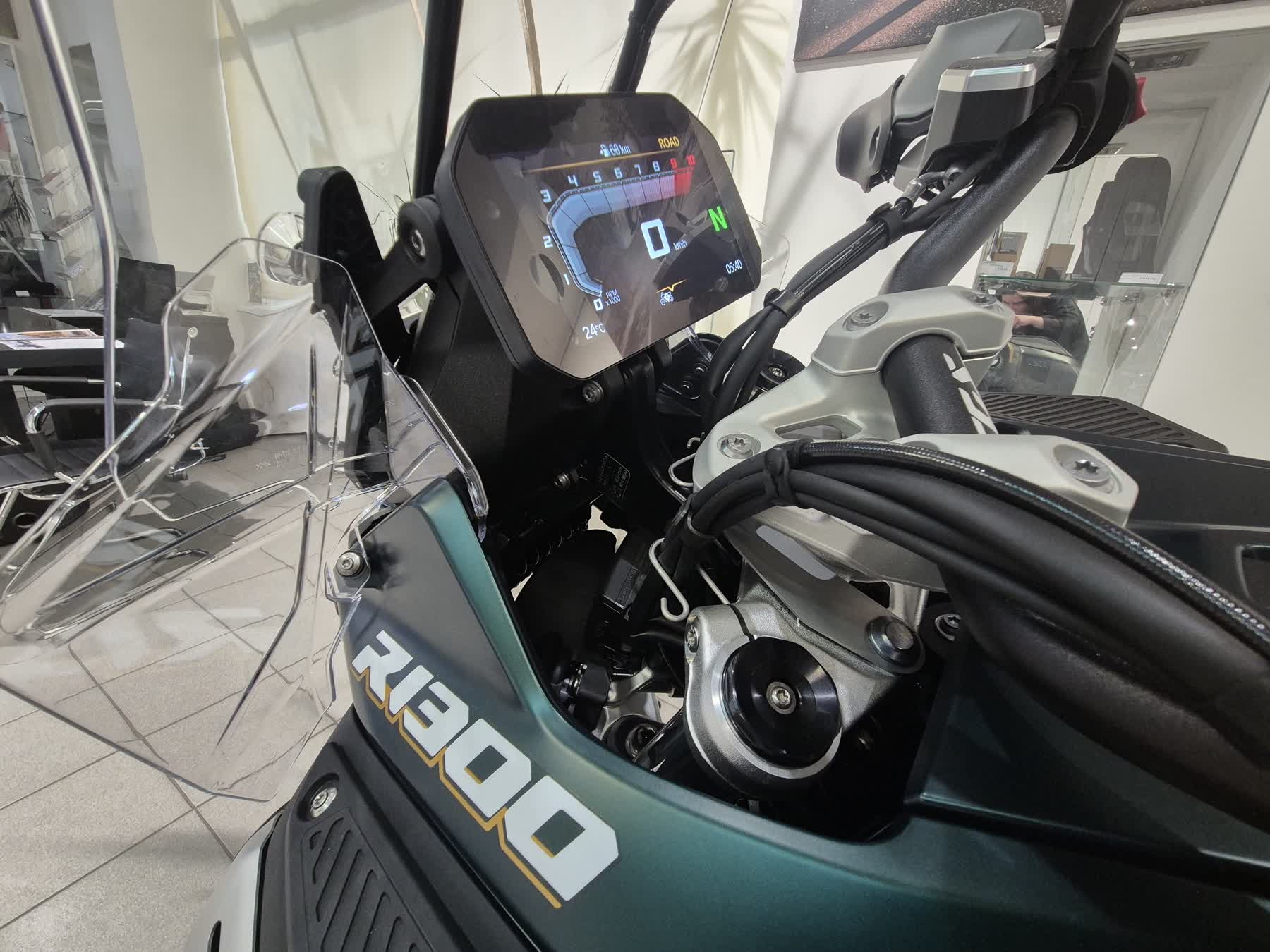 F 900 R