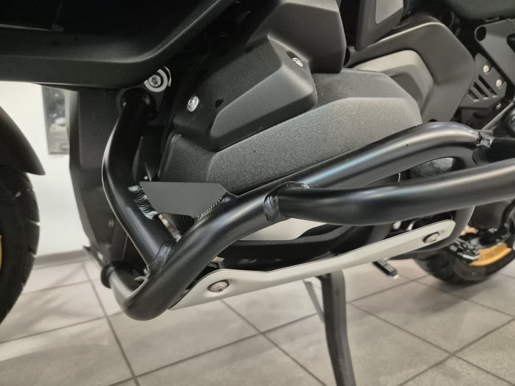F 900 R