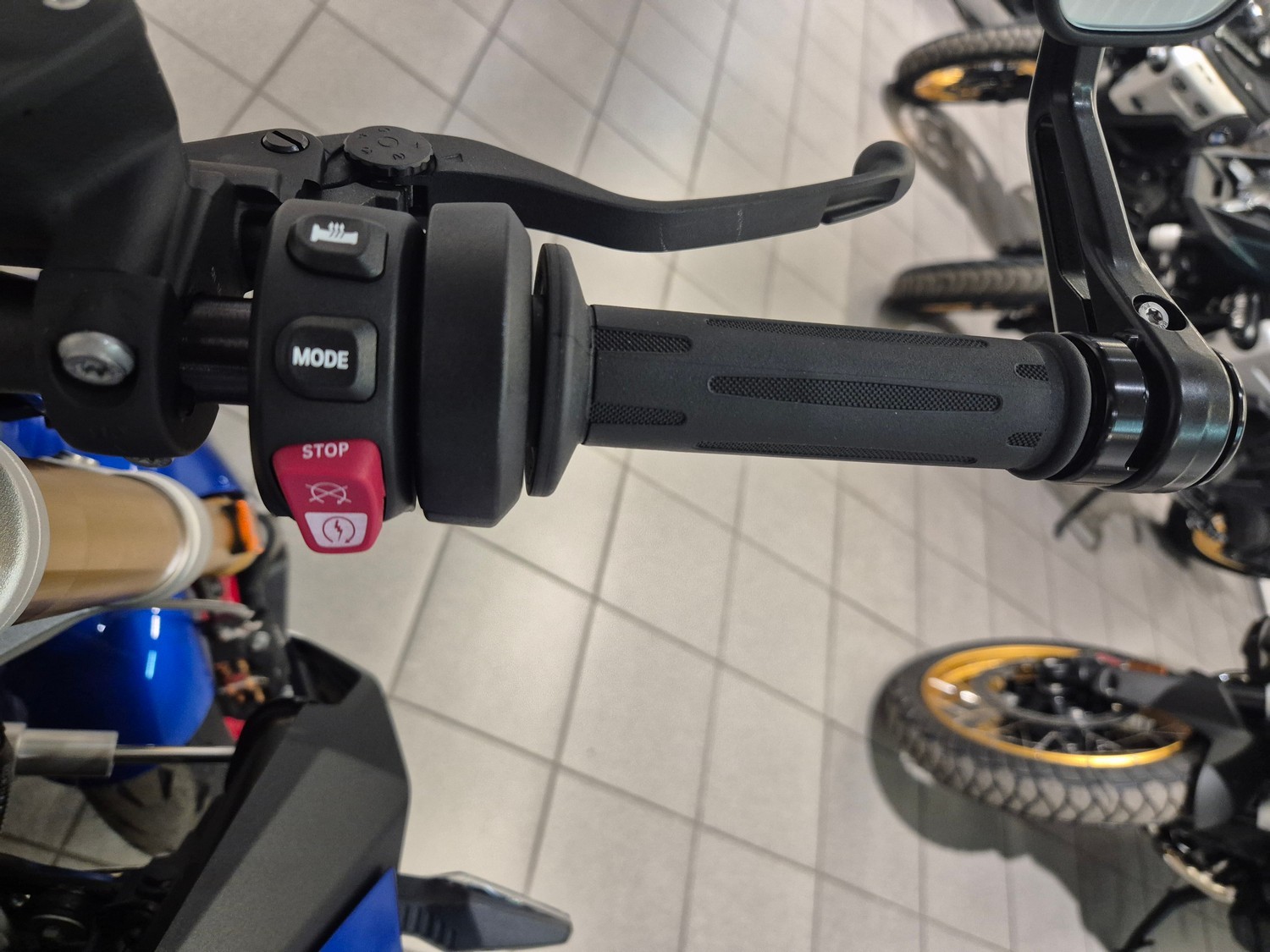F900R