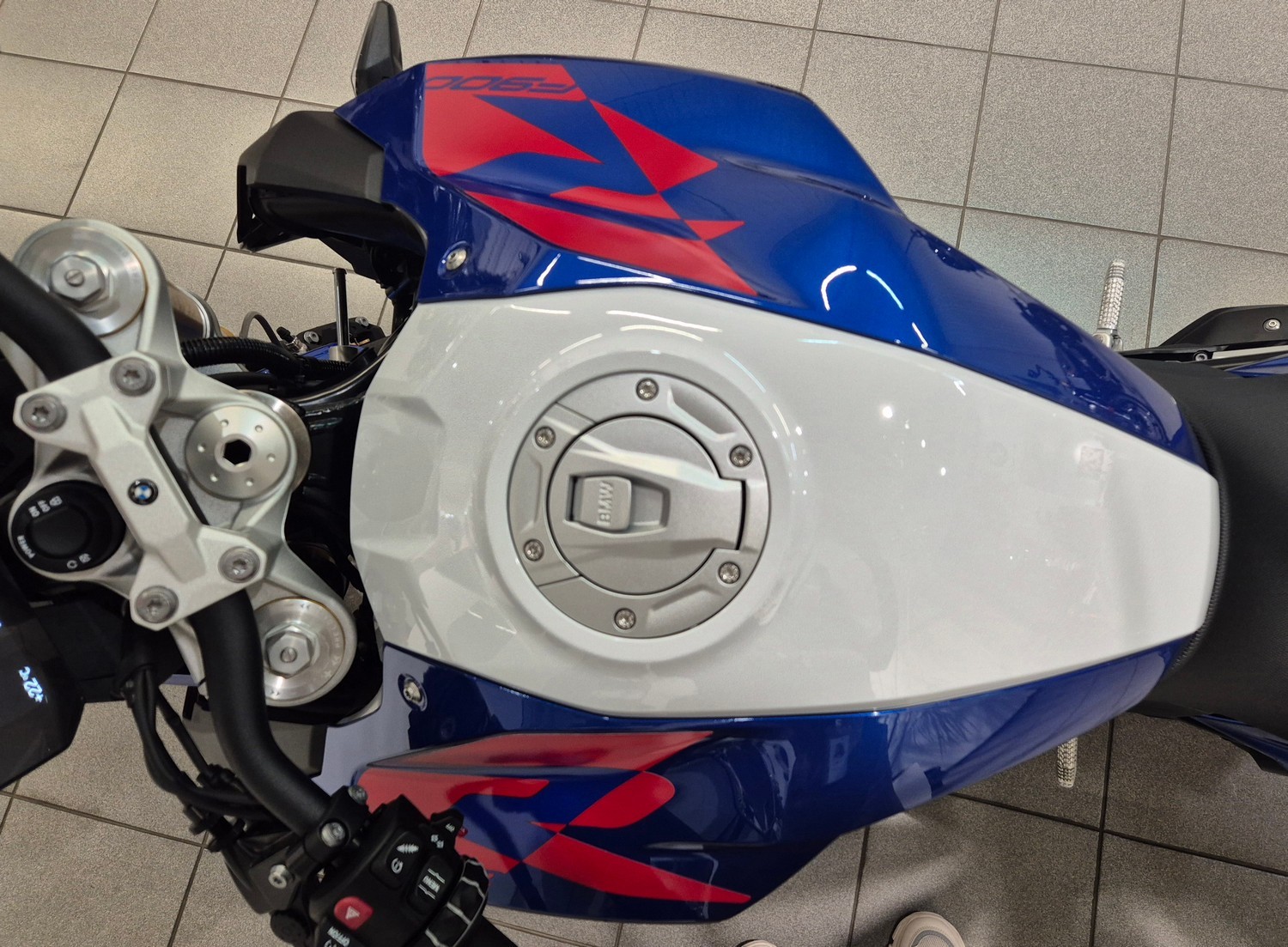 F900R