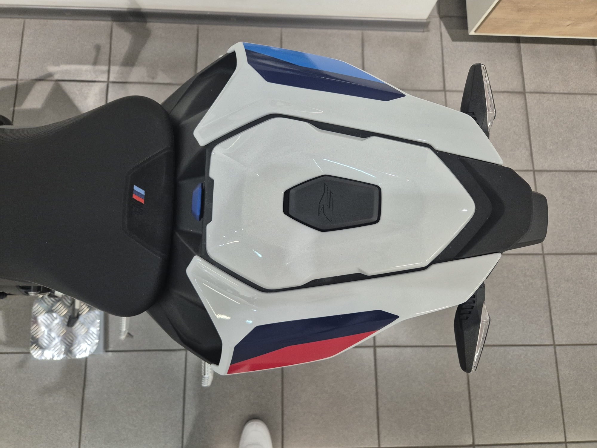 M 1000 R